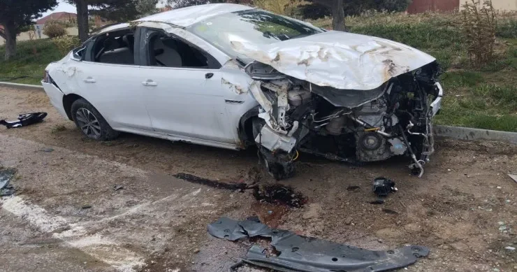 BYD moyka dan qaçırıb qəza törətdi