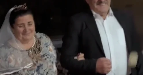 Пара из Газаха, отметившая 50 лет брака, покорила соцсети ВИДЕО