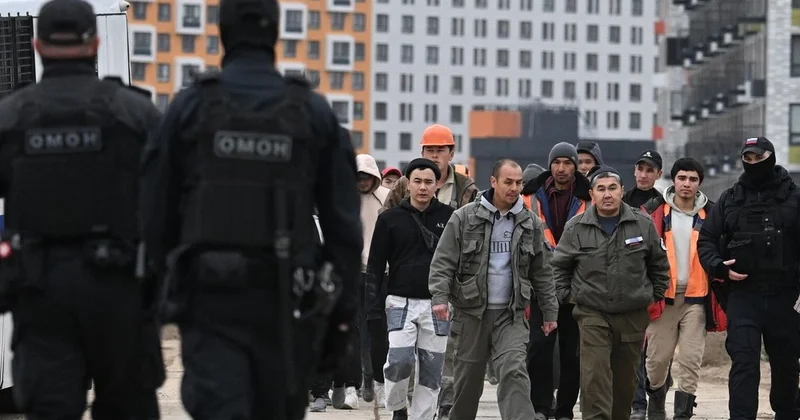 Rusiyada qanunsuz olan 19 mindən çox xarici vətəndaş deportasiya edilib