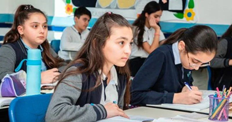 Şagird sıxlığı az olan məktəblərin sayı açıqlanıb