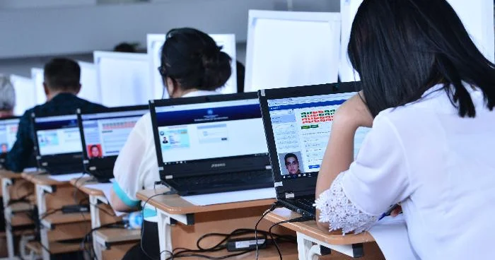 Üç il ərzində sertifikasiyadan kəsilən neçə müəllim işdən çıxarılıb? − Nazir açıqladı