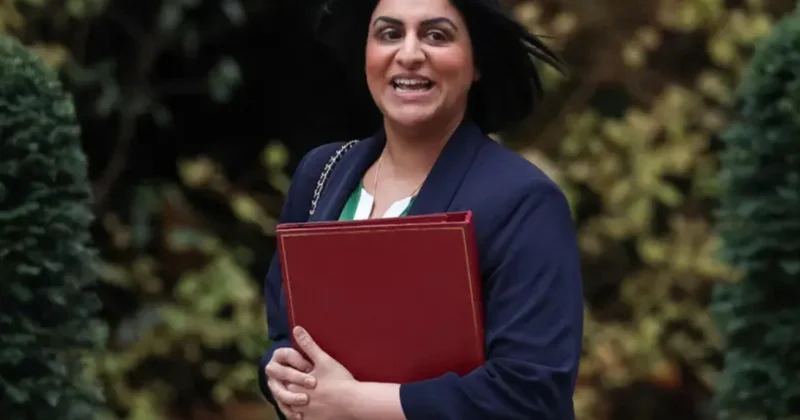 Miqrantlar Britaniyada daimi yaşayış üçün 20 ilə qədər gözləməli ola bilər