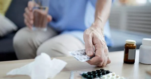 38 yaşlı kişi səhvən içdiyi dərmandan zəhərləndi