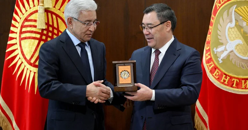 Жапаров вручил генсеку ОДКБ государственную награду Minval Politika