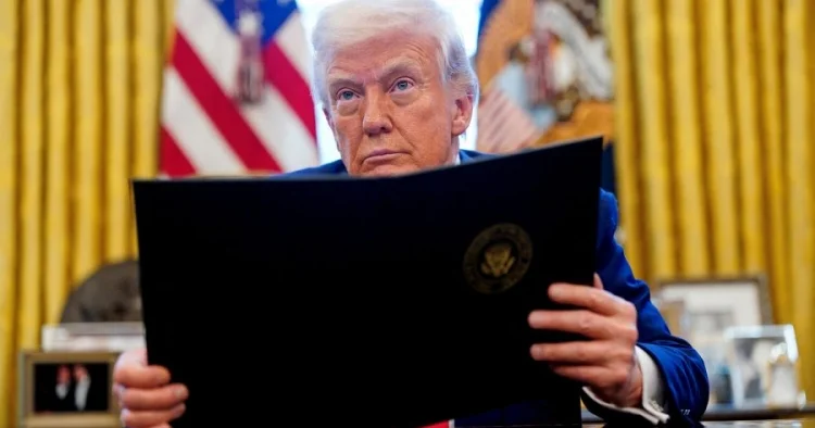 Tramp Rusiyaya qarşı tariflər haqqında qanun layihəsini təsdiqləyib