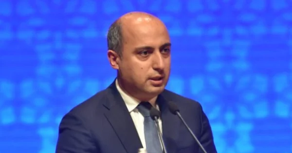 Bu müəllimlər 210 manat maaş alır Nazir