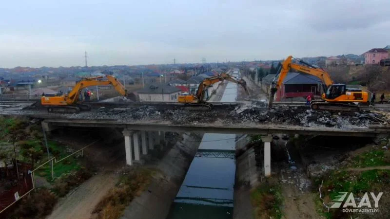 Qəzalı körpünün söküntüsünə başlanıldı Ərazidən ən son görüntülər