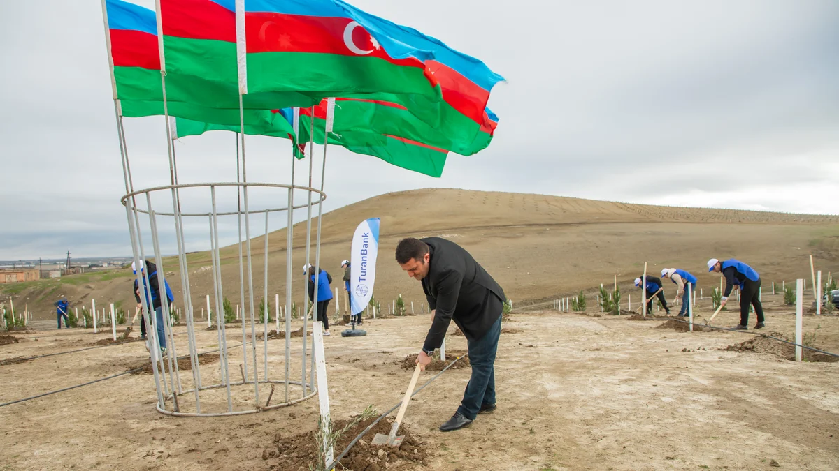 TuranBank ağacəkmə aksiyası təşkil edib