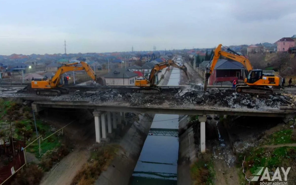 Saray körpüsünün sökülməsi işləri davam etdirilir VİDEO