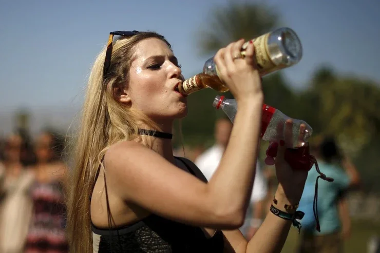 Bu ölkədə alkoqoldan ölümlər fəlakətli həddə çatdı