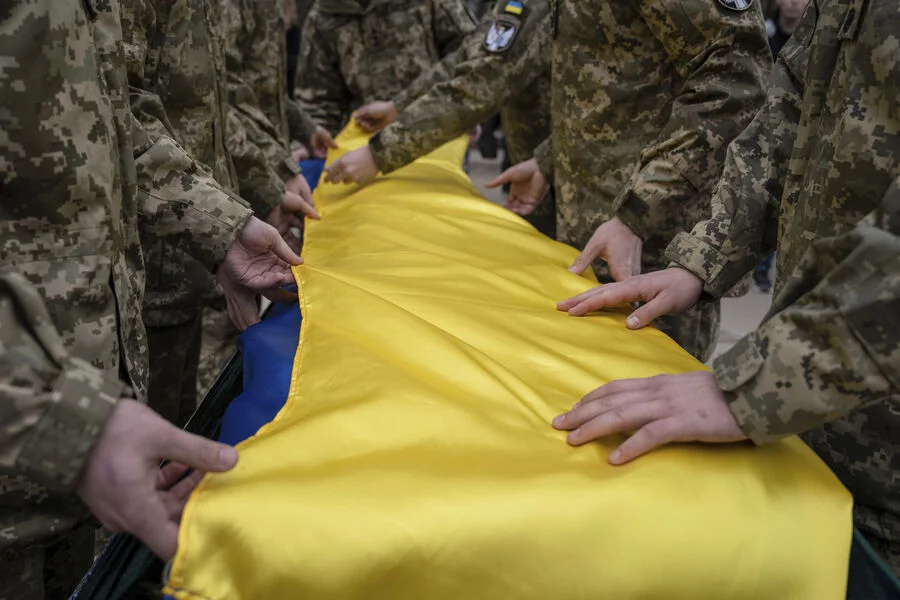 Украина вернула свыше 500 тел погибших военных