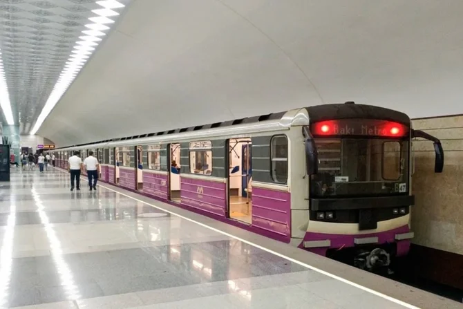 Metrodan istifadə edən sərnişinlərə PİS XƏBƏR Xəbər saytı Son xəbərlər və Hadisələr