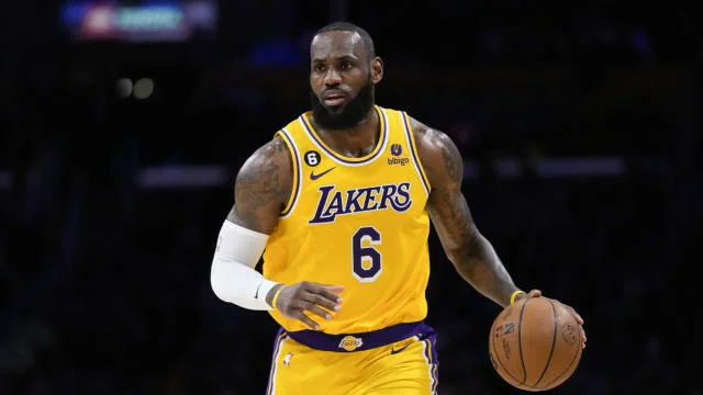 Lebrondan unikal nəticə: İndiyə qədər 3 basketbolçu bacarmışdı