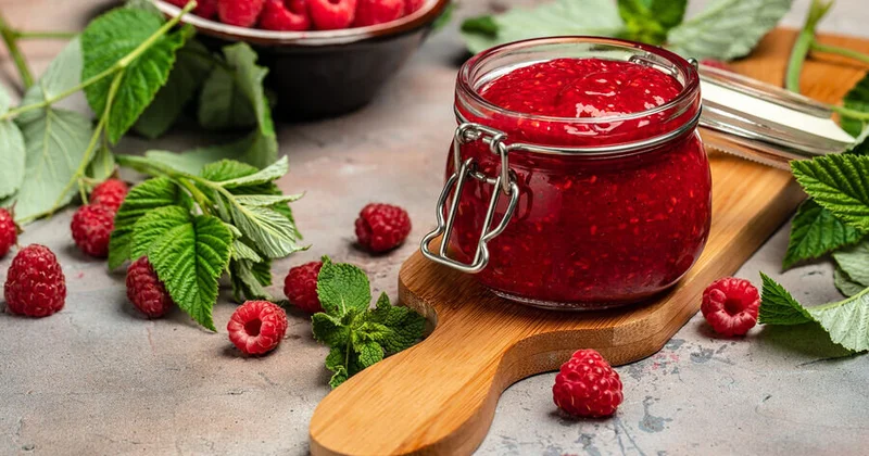 Putin onlara mürəbbə və şokolad dolu SƏBƏT GÖNDƏRDİ