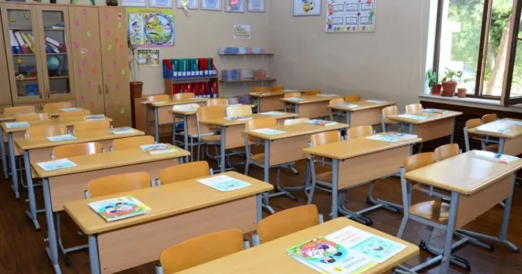 Boğazında çörək qalan şagird belə xilas edildi ANBAAN GÖRÜNTÜLƏR