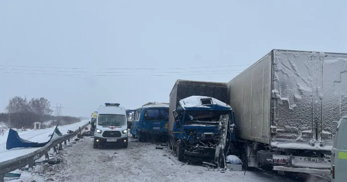 Üç nəqliyyat vasitəsi toqquşdu 6 nəfər öldü FOTOLAR