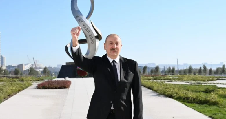 Tarixi missiyanı şərəflə yerinə yetirən qətiyyətli Sərkərdə, Müzəffər Ali Baş Komandan!