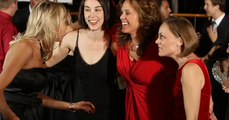 Uğurlar və sərvət üçün Yeni ildə nə geyinmək lazımdır?