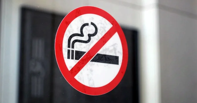 İctimai tualetdə siqaret çəkmək vərdişin tərgitməyin maraqlı üsul tapılıb