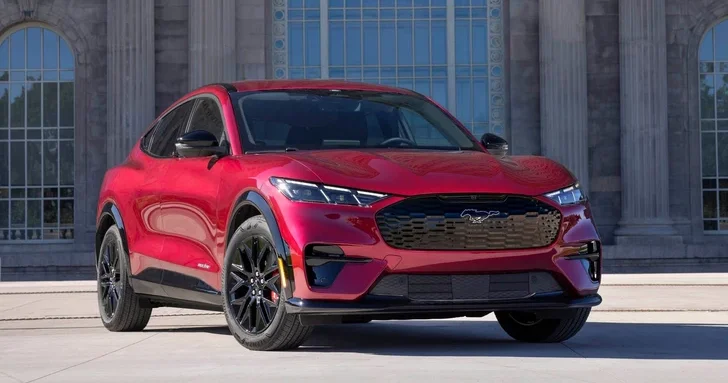 Ford отзывает более 270 тысяч автомобилей из за неполадок с системой парковки