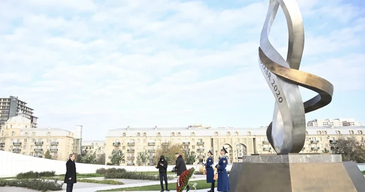 Заместитель премьер министра Черногории посетил Парк Победы и Шехидляр хиябаны