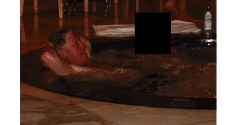 В материалах по делу Эпштейна нашлись пикантные фотографии Билла Клинтона ФОТО