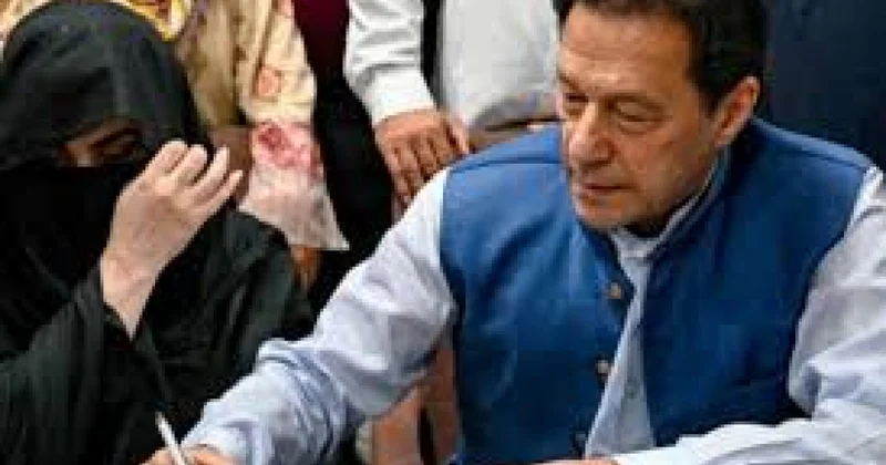 Еще 17 лет Имрану Хану и его супруге