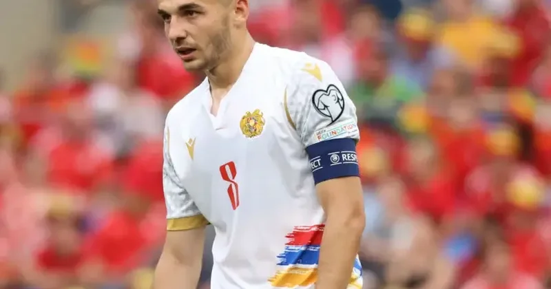 Ermənistan millisinin futbolçusunun İbrahimoviçlə ilginc FOTOSU