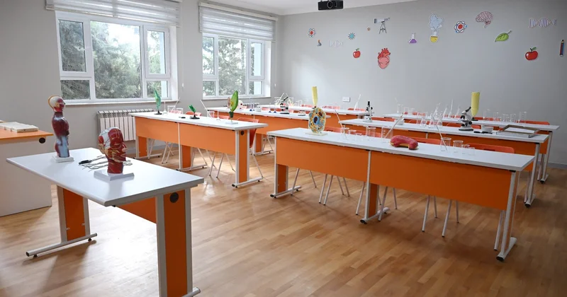 В столичной школе спасли ученика, подавившегося хлебом Minval Politika