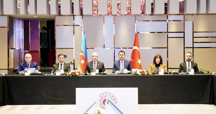 Министр Турции провел переговоры с председателем COP29 Мухтаром Бабаевым