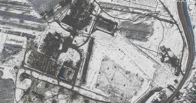 Ukrayna ordusu cəbhəboyu müdafiə qurğuları inşa edir