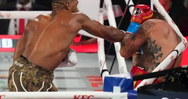 Entoni Coşua Ceyk Polu məğlub etdi