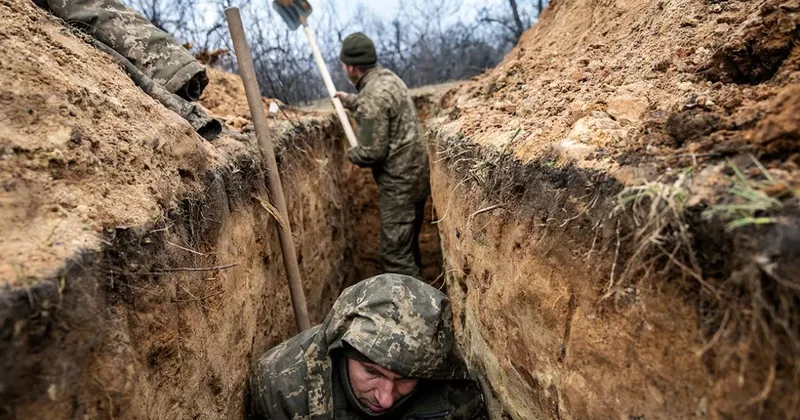 В Украине по всей линии фронта строят укрепления