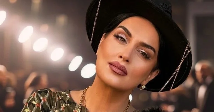 Hansı cürətlə mənə Elza deyirsən