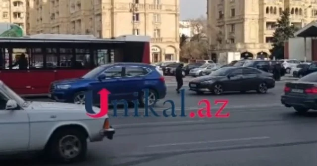 Bakıda Kia BakuBus la toqquşdu VİDEO