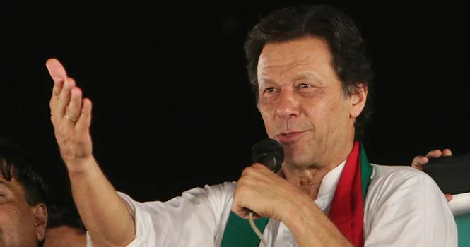 Пакистанский суд назначил Имрану Хану и его жене 17 лет тюрьмы