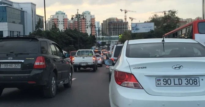 Bakı Sumqayıt yolunda böyük tıxac (FOTO)