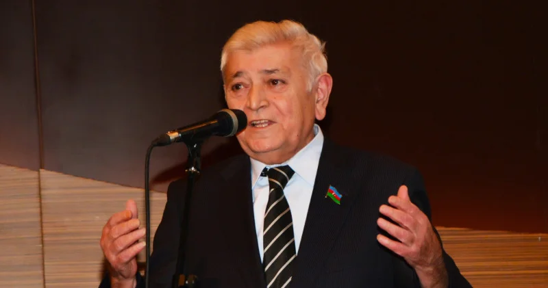 Qədir Rüstəmovun xatirəsi anıldı FOTOLAR