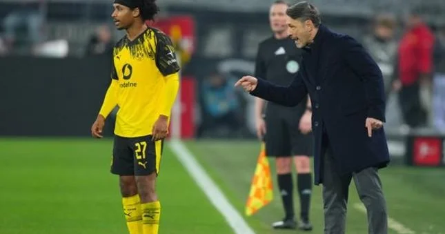 Borussiya Adeyemini cərimələdi