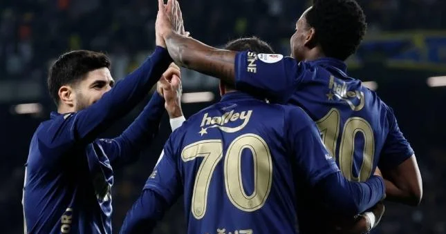 Fənərbaxça səfərdə inamlı qələbə qazandı