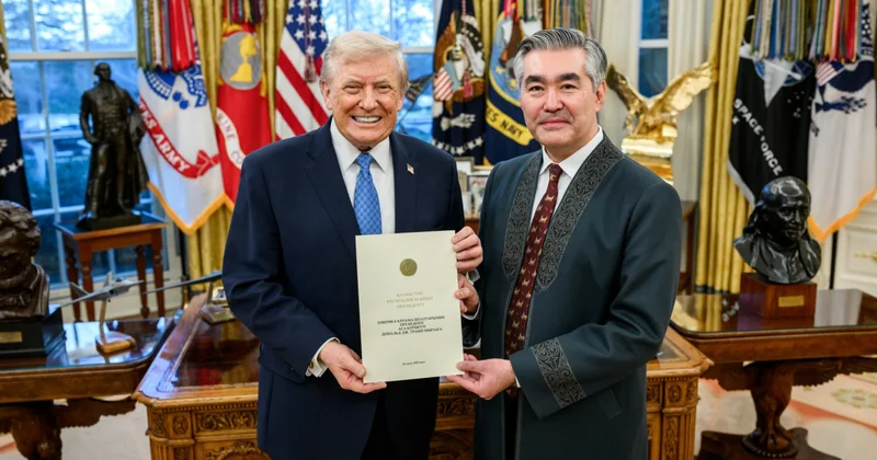 Qazaxıstanın ABŞ dakı yeni səfiri etimadnaməsini Trampa təqdim edib