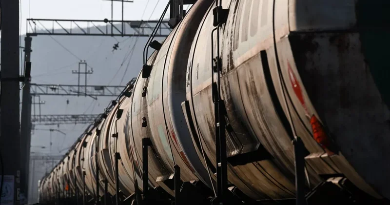 Кадры поезда, доставившего азербайджанские нефтепродукты в Армению