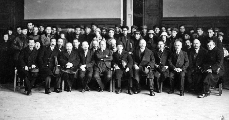 100 il əvvəldən gələn səslər