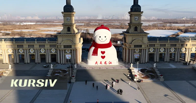 Çində çoxmərtəbəli bina hündürlüyündə qar adamı hazırlandı VİDEO