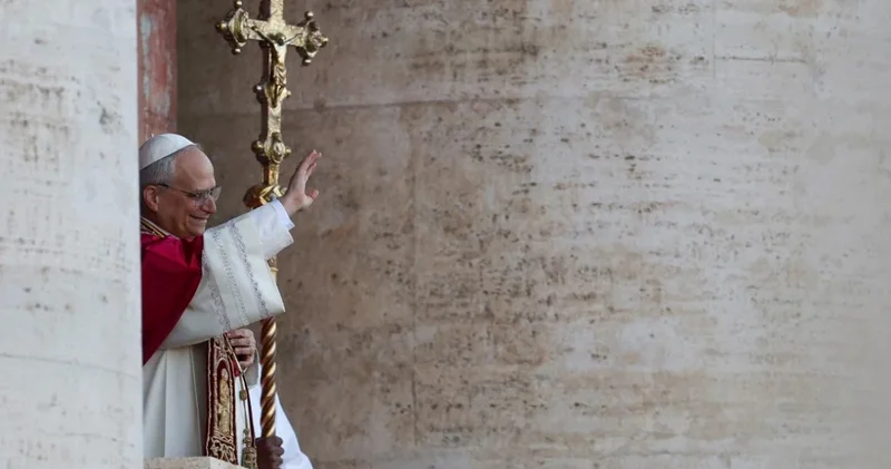 Стало известно, чем занимается Папа Римский по ночам Minval Politika