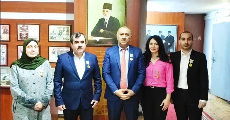 “Şərq”ə yüksək dövlət etimadı 5 jurnalist yubiley medalı aldı