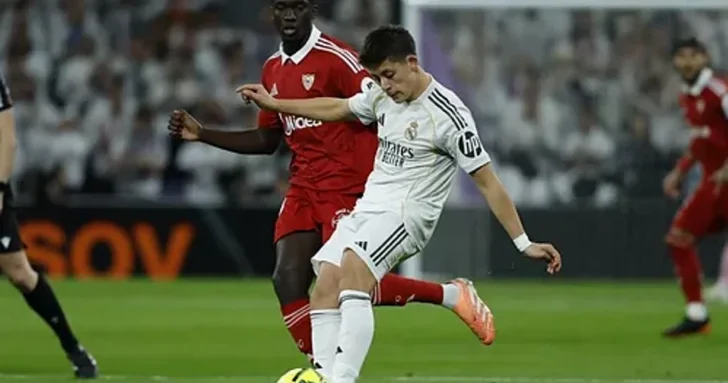 Мадридский Реал в большинстве победил Севилью в матче 17 го тура Ла Лиги