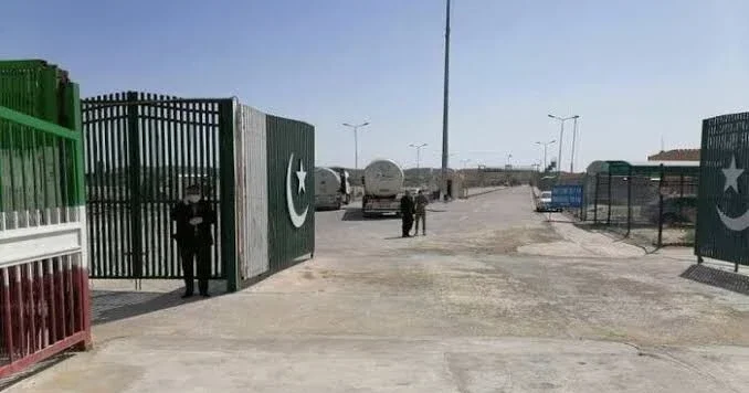 Двое пограничников погибли в ДТП на ирано пакистанской границе