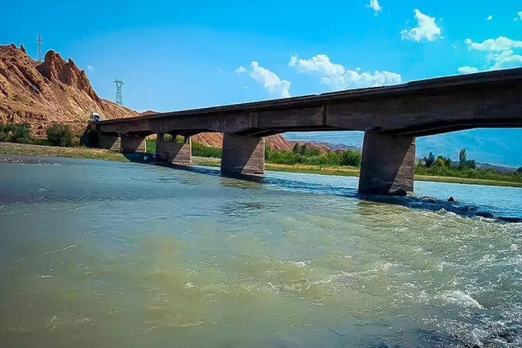 Ermənistan hələ də Araz çayına çirkab sular AXIDIR