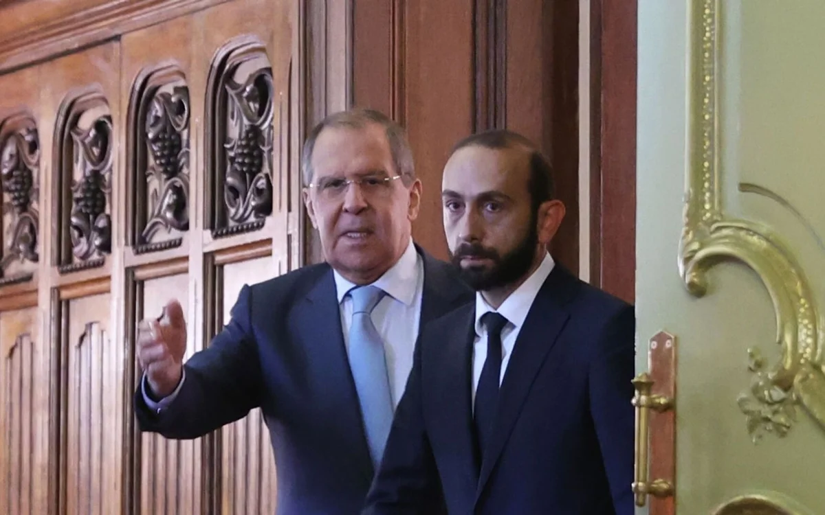 Moskvaya məcburi səfər Lavrov Mirzoyanla görüşəcək